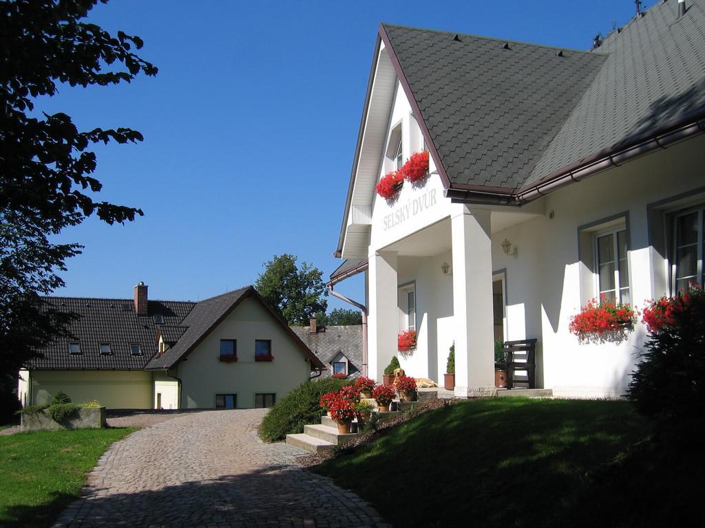 Hotel Selsky Dvur 1 à Police nad Metují Extérieur photo