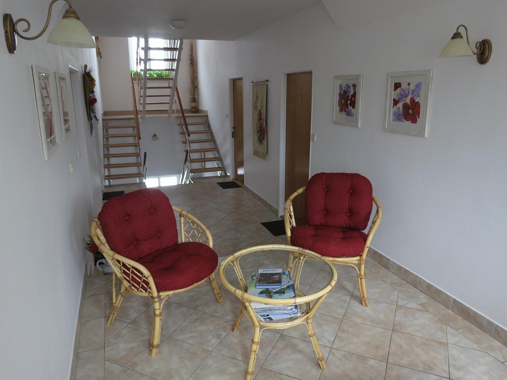 Hotel Selsky Dvur 1 à Police nad Metují Extérieur photo